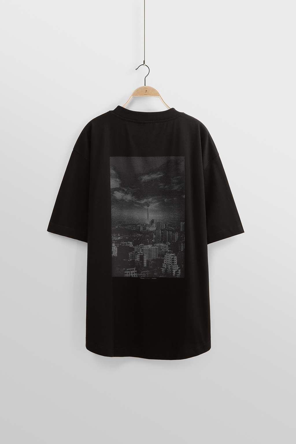 tee tehran black  1