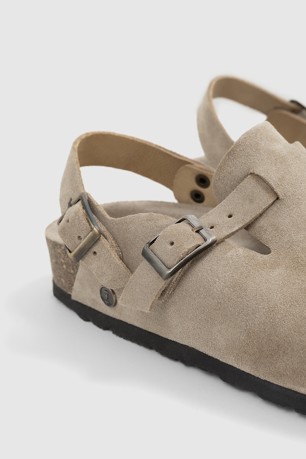 sandal frog cream 1