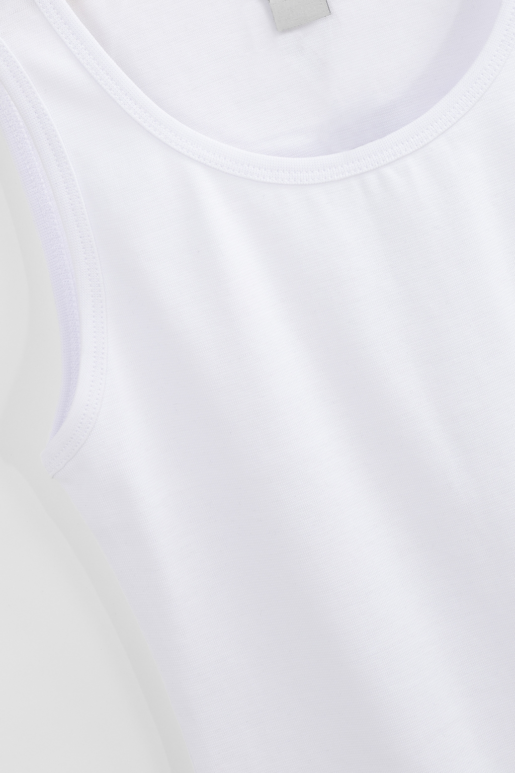 luna white 1
