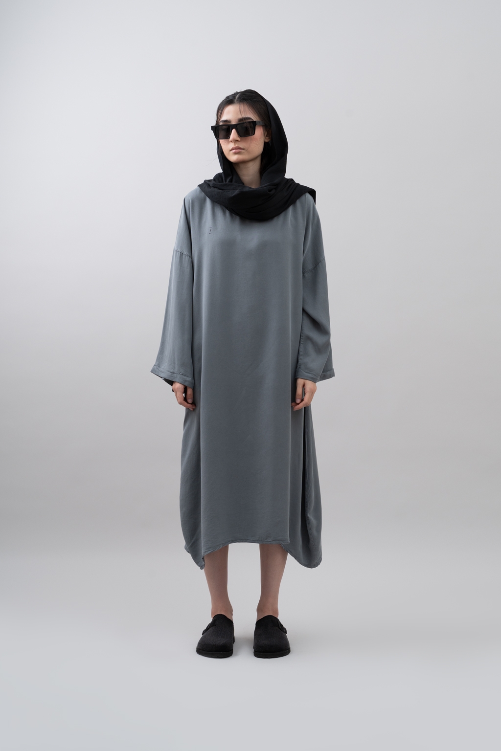 u neck gray 1