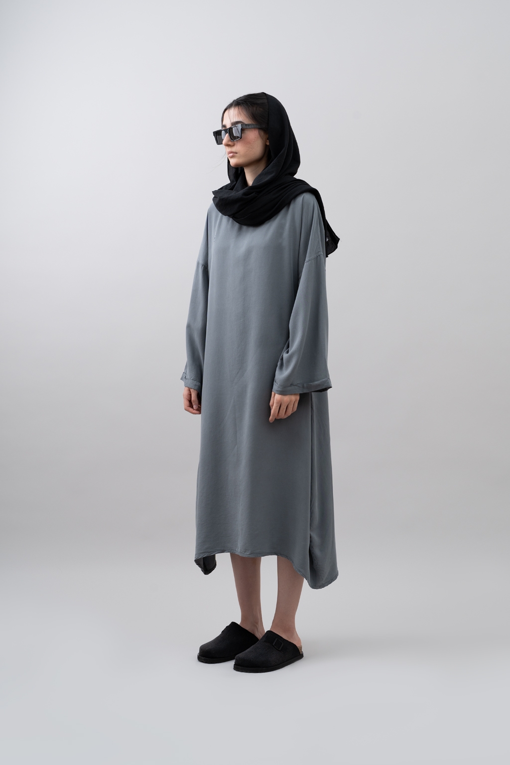 u neck gray 2