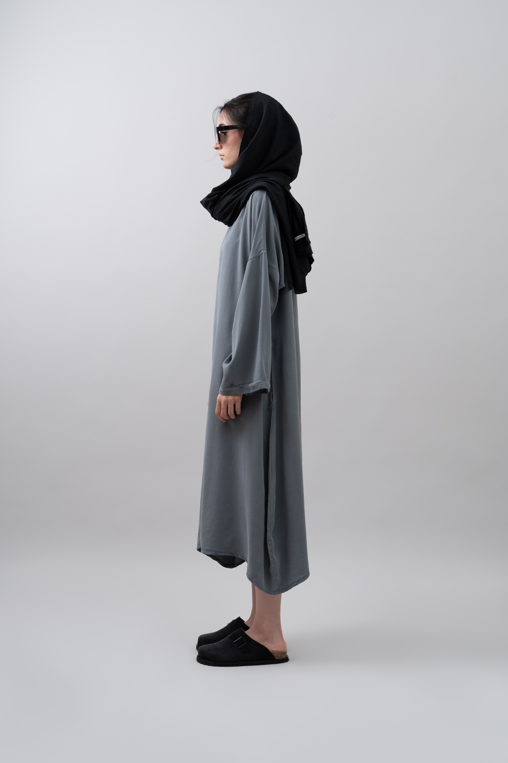 u neck gray 3
