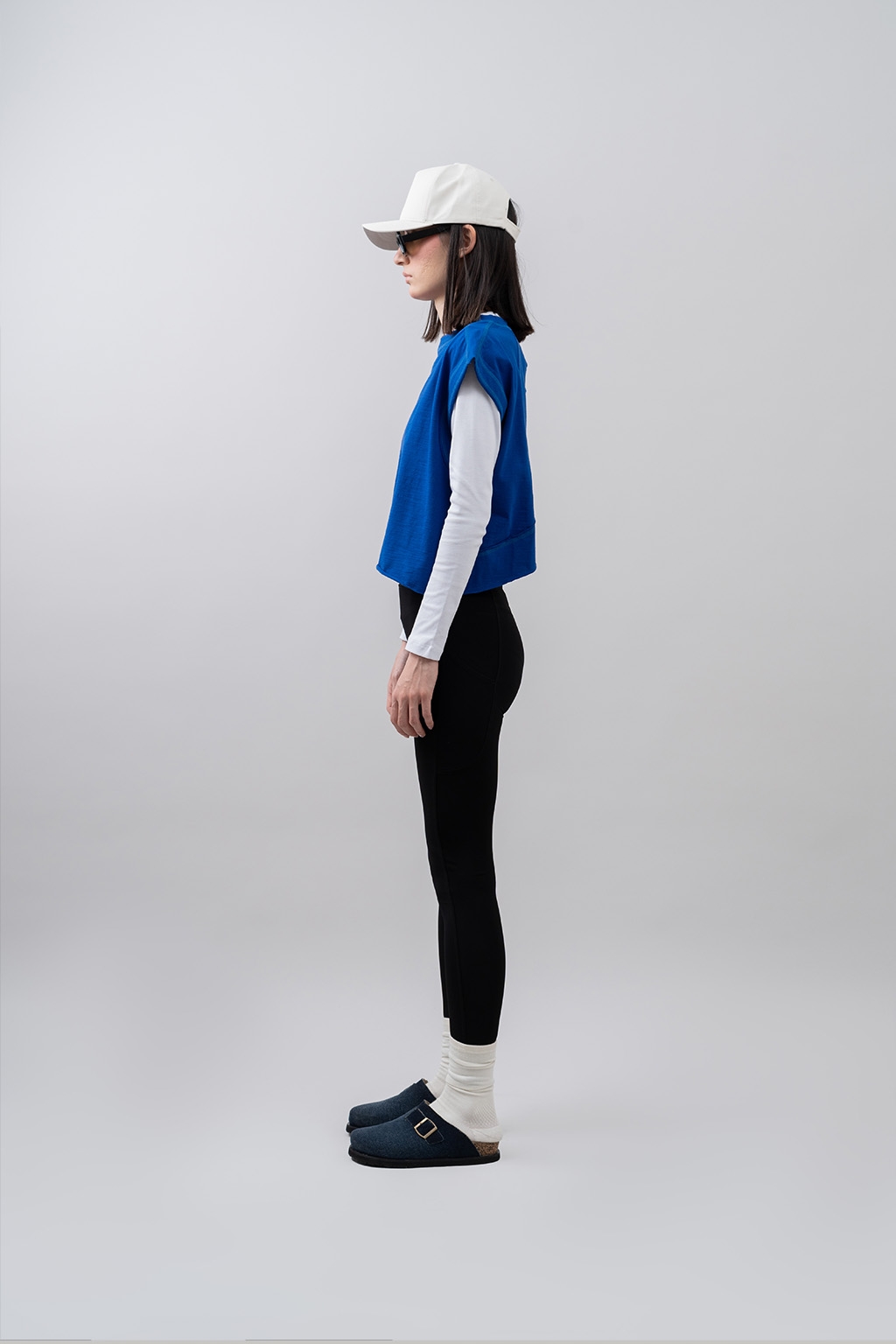 leg LILIUM black 3