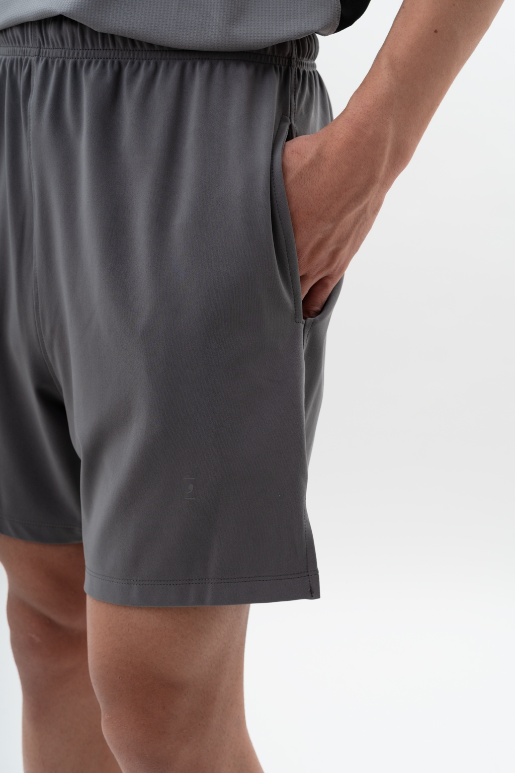 short TRAIN gray 2