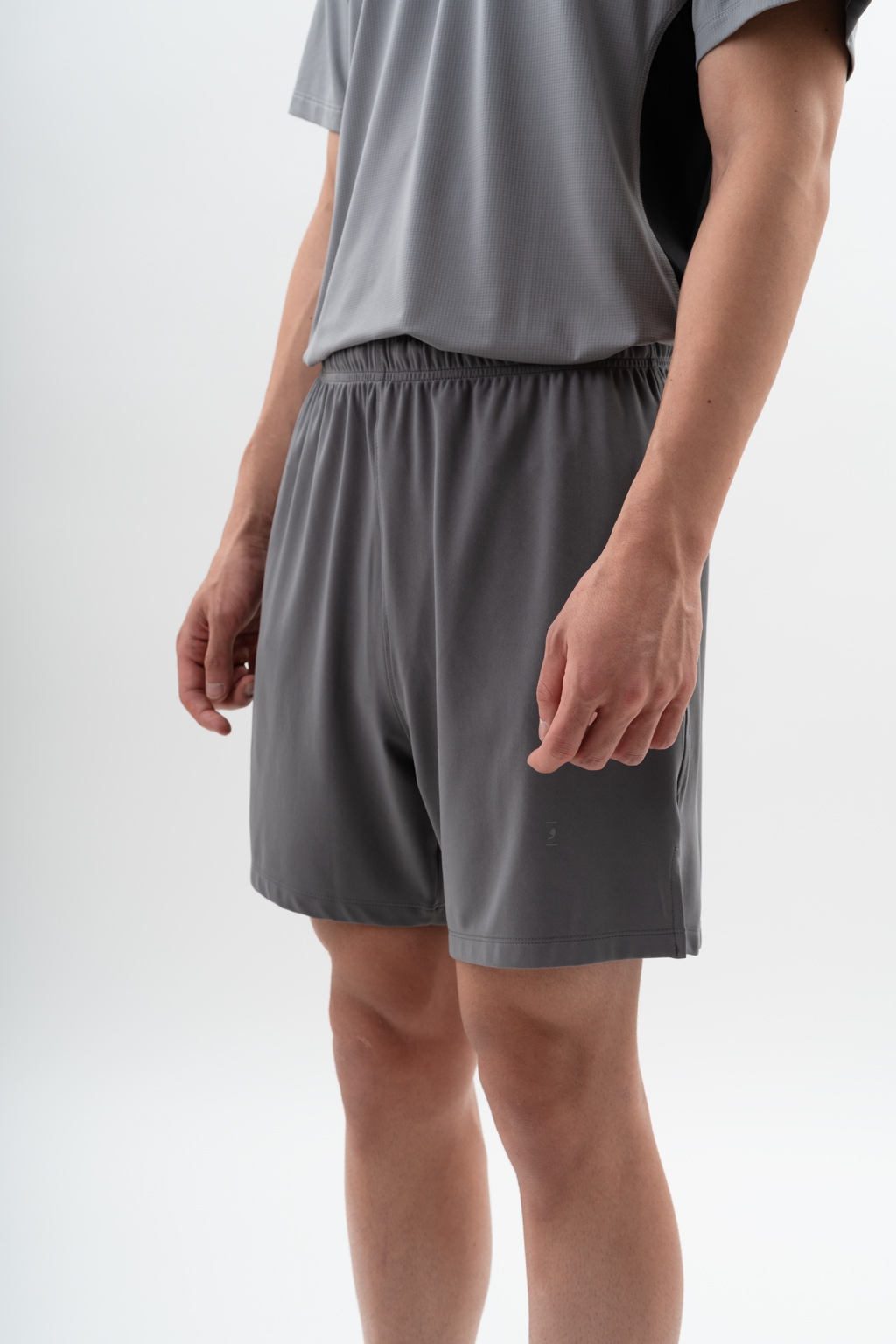 short TRAIN gray 1