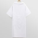 حوله پانچو سفید